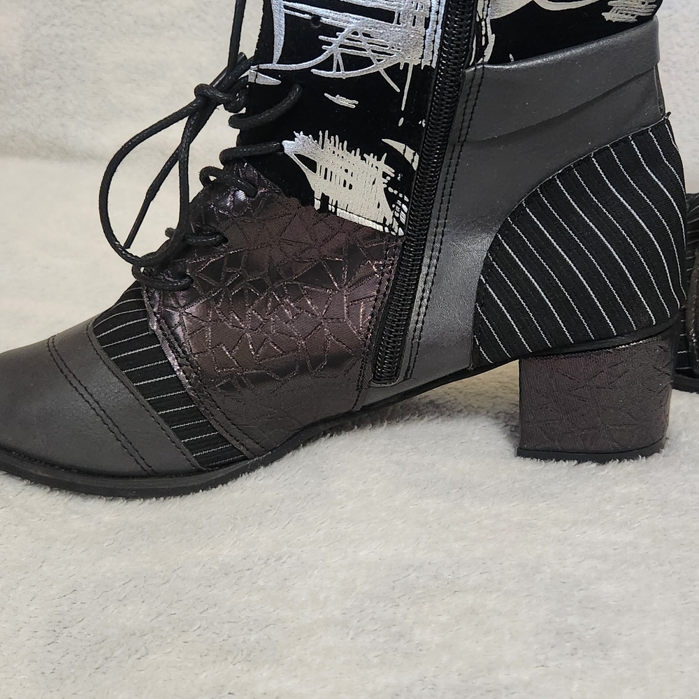 Elegant Gray and Black Lace-Up Women's Boots